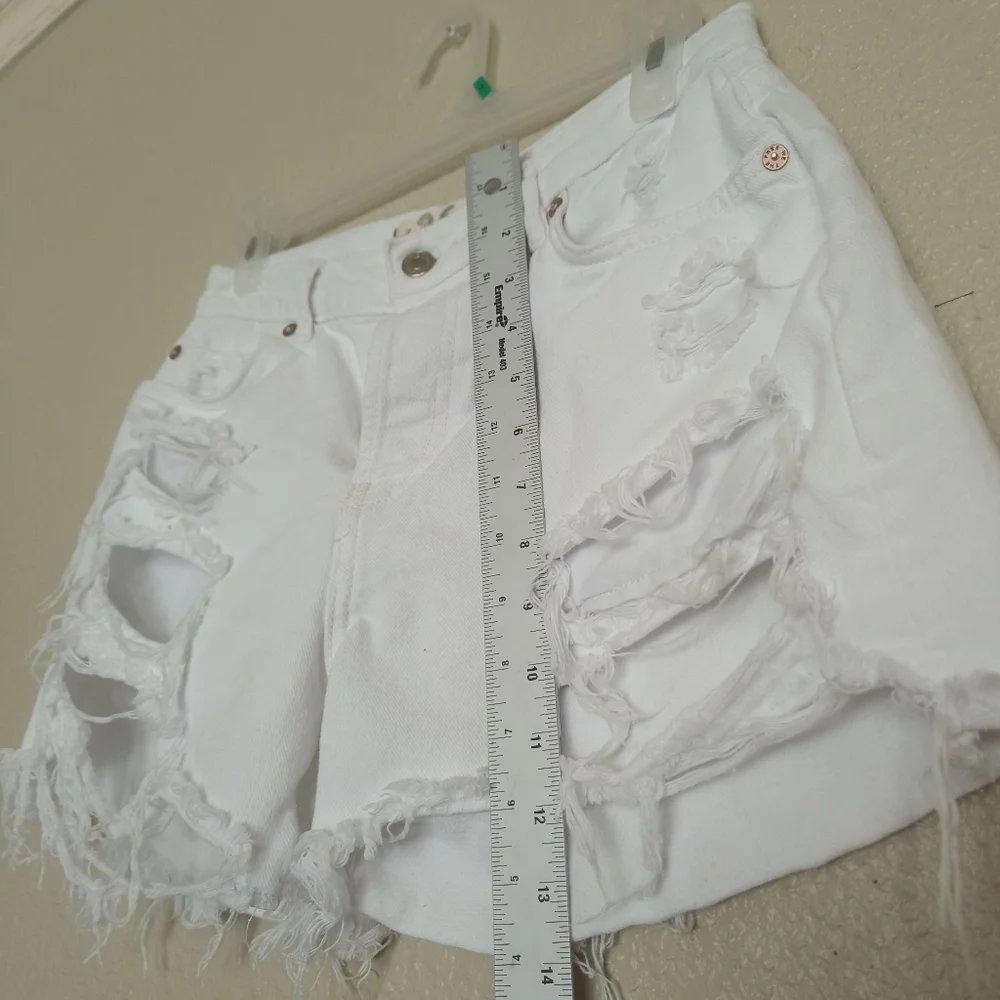 Free‎ People We The Free Maggie Mid-Rise Denim Distressed Shorts-White-Size 26